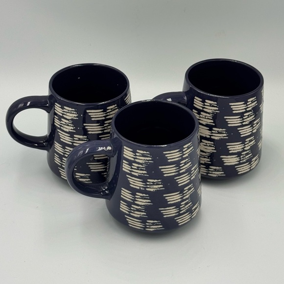 Thyme and Table Blue & White Ceramic Stoneware Mugs 16 oz Set of 3 - Picture 5 of 10